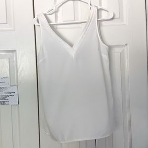 Dynamite v-neck tanktop blouse